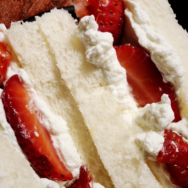 Strawberry sandwich